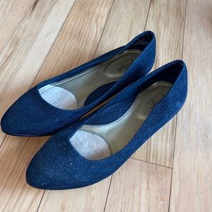Soft Style A Hush Puppies Company black sparkle flats.